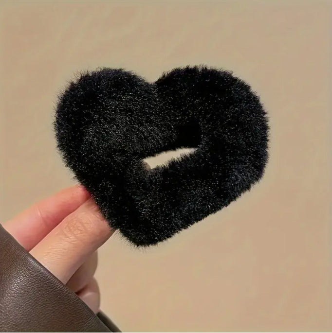 4pcs Elegant Minimalist Heart-Shaped Flannel Hair Claw Clips Set