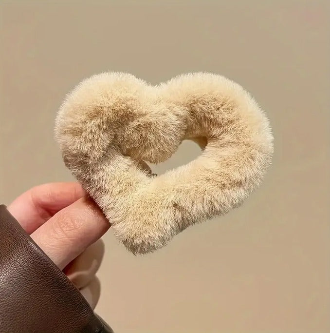 4pcs Elegant Minimalist Heart-Shaped Flannel Hair Claw Clips Set
