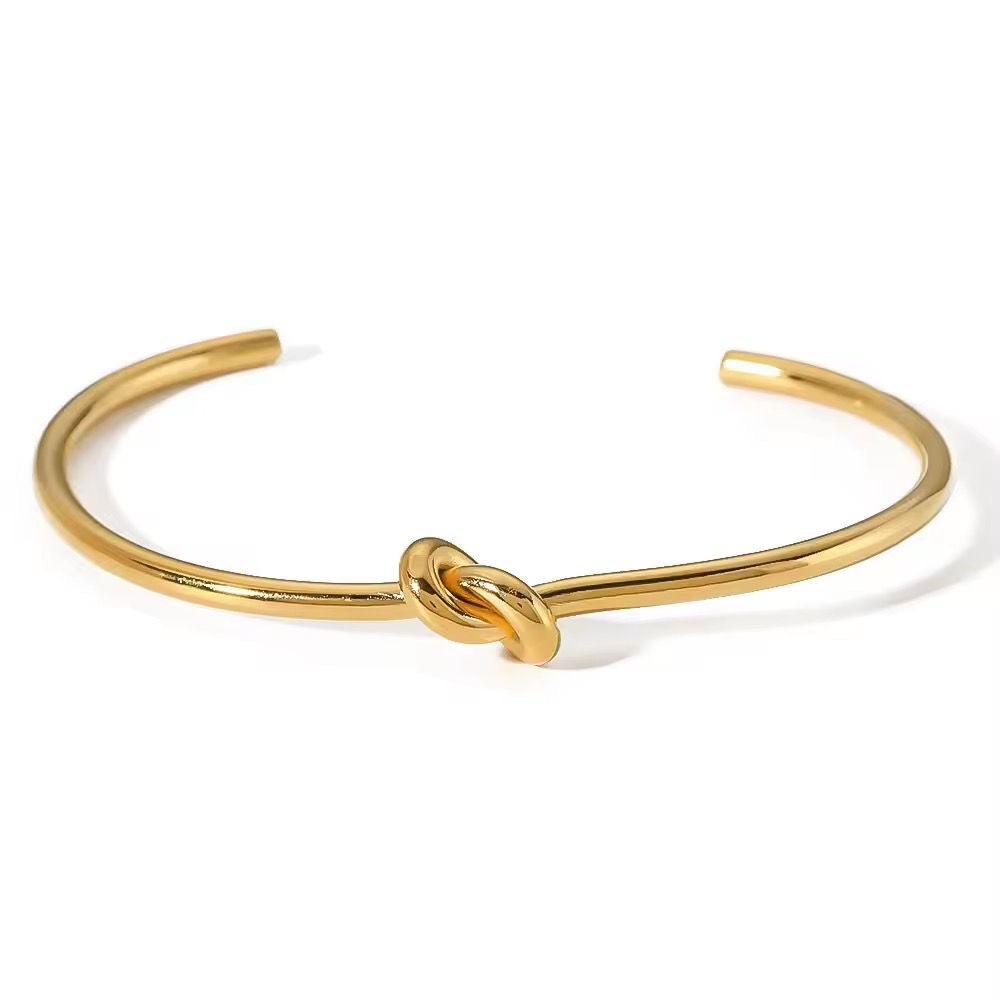 Forever Knot Bangle 18k