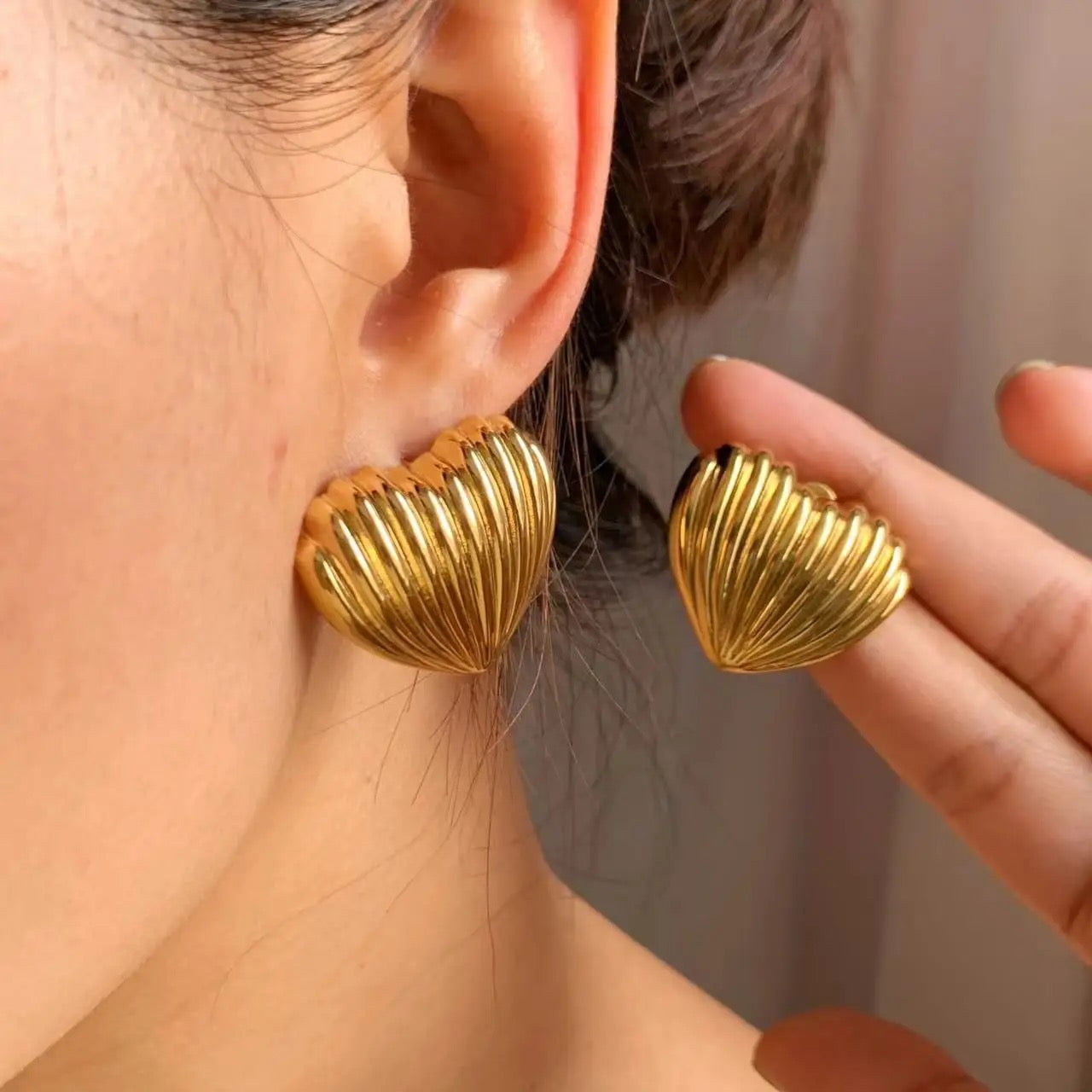 Quninn Heart Earrings