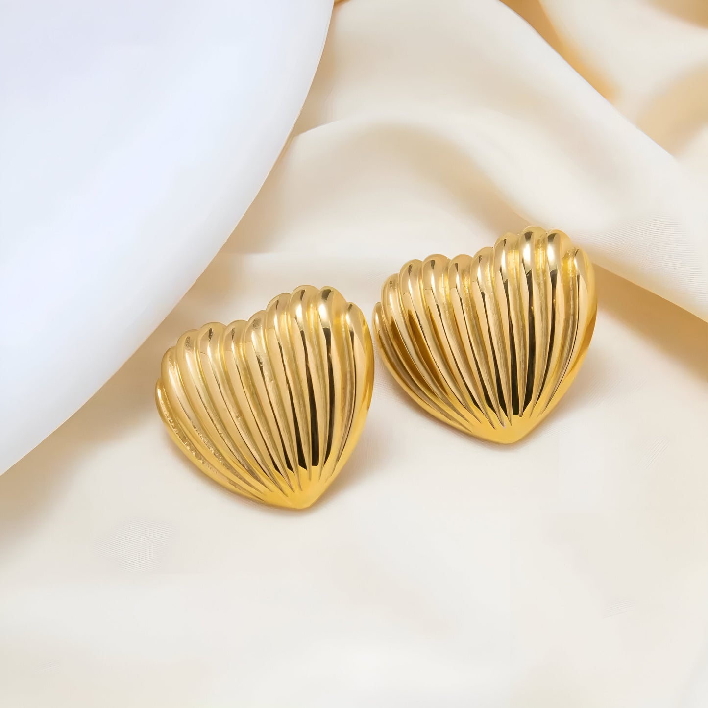 Quninn Heart Earrings