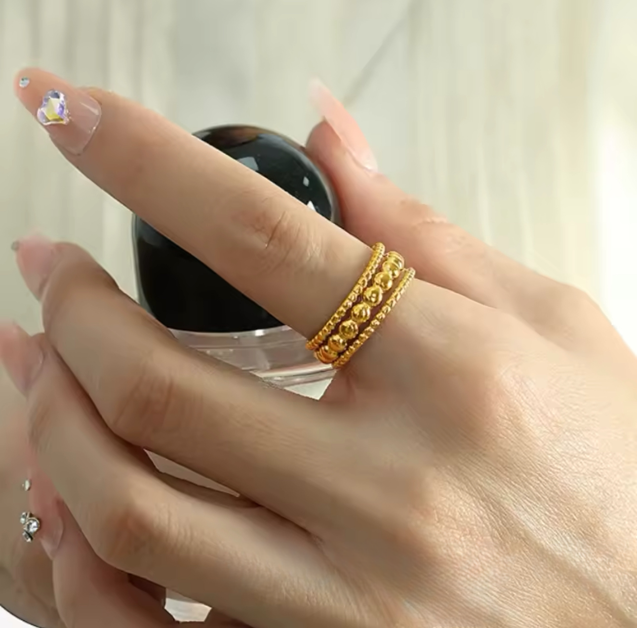 Geometric Hollow Ring