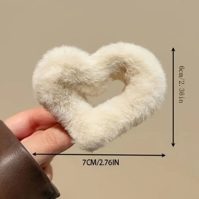 4pcs Elegant Minimalist Heart-Shaped Flannel Hair Claw Clips Set