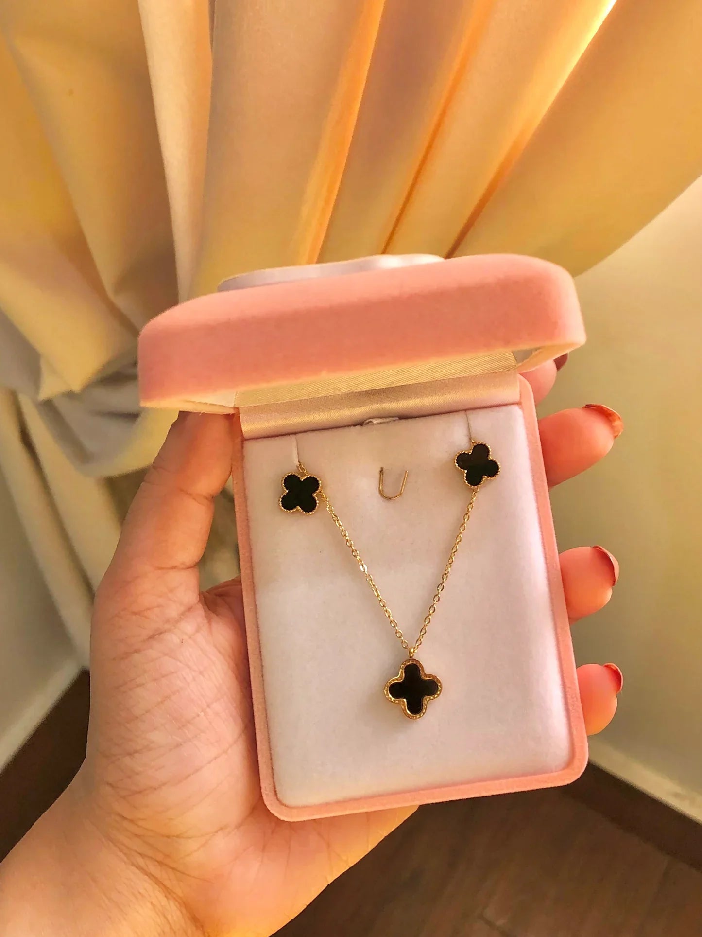 Four Leaf Clover Pendant With Ear Studs (Black) 2Pcs Set