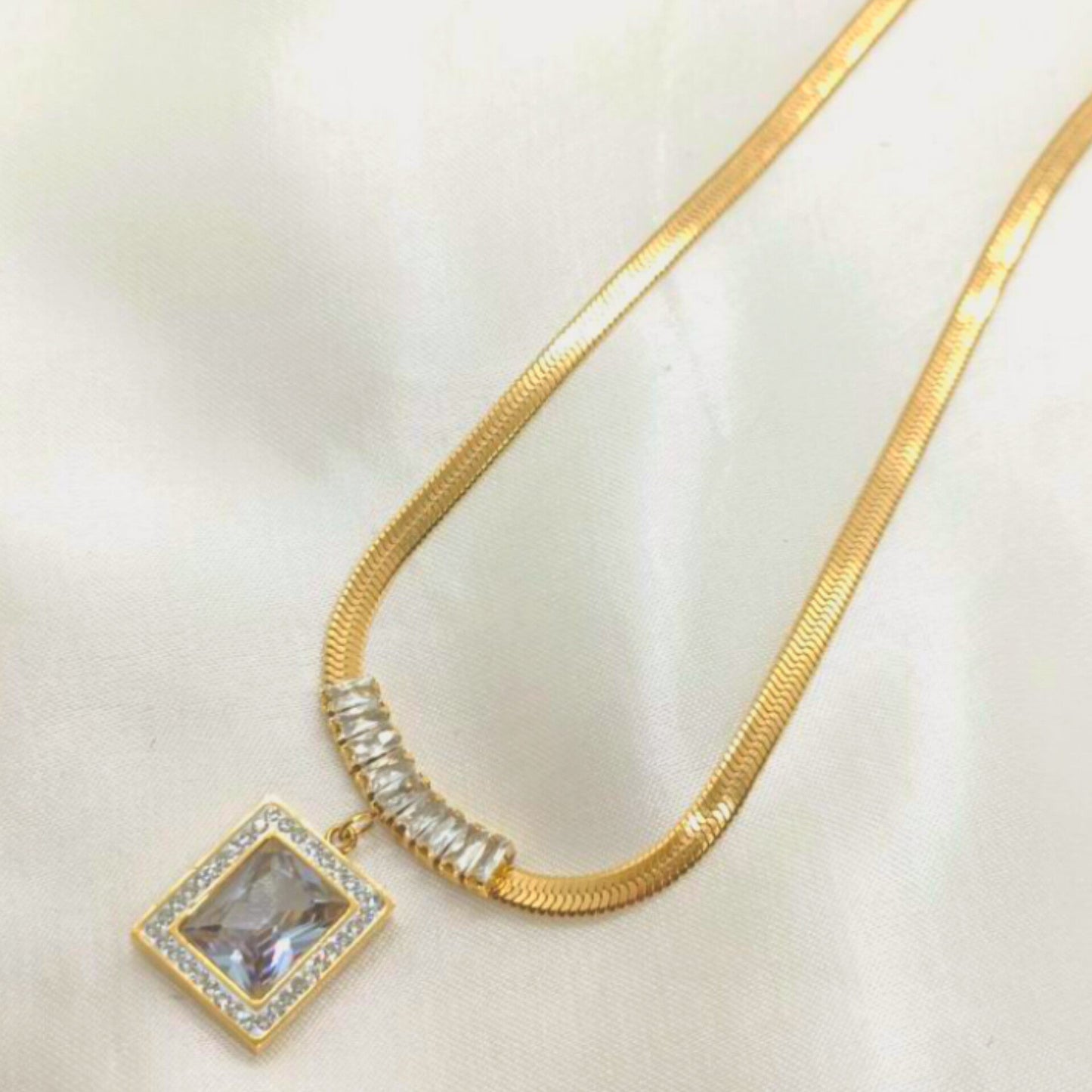 Vien Square Zircon Pendant Necklace